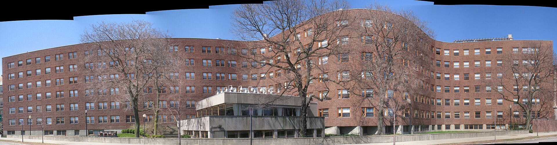 Baker House, residencia del MIT proyectada por Alvar Aalto, con su fachada ondulada
