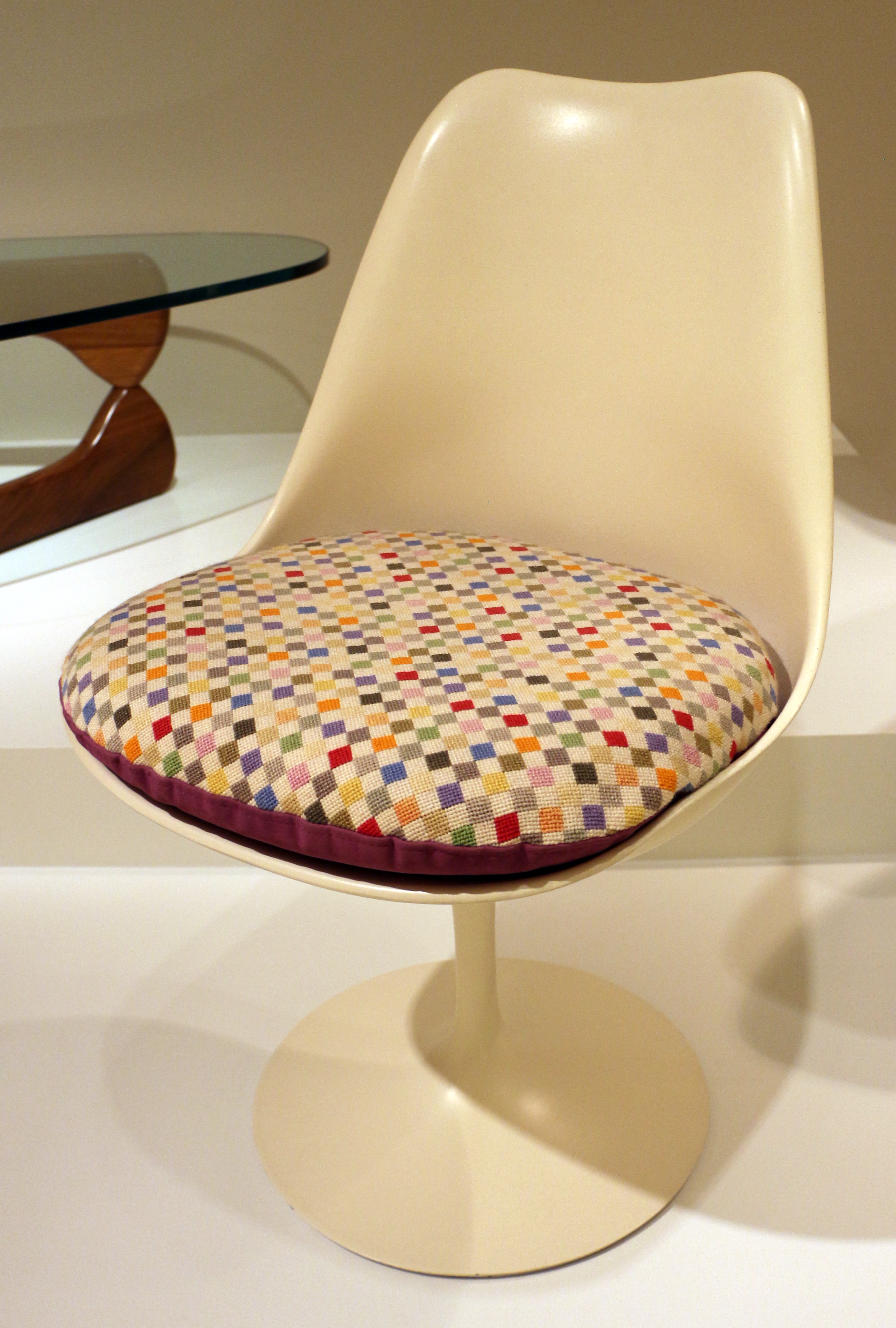Silla Tulip de Eero Saarinen, de pie único